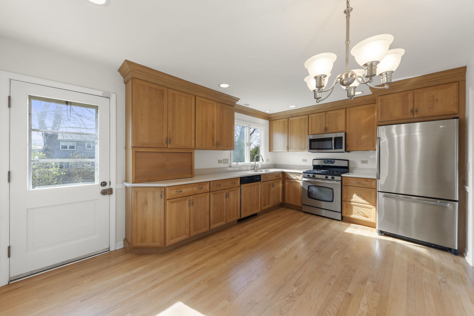 1530 N Blanchard Court, Wheaton, IL 60187