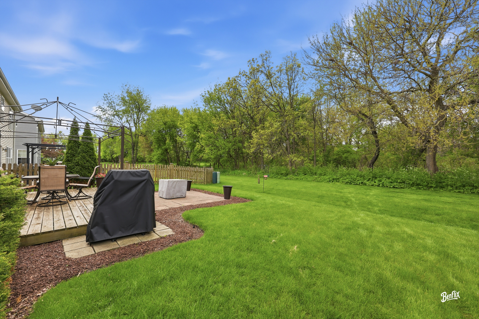 1250 Promontory Drive, Pingree Grove, IL 60140