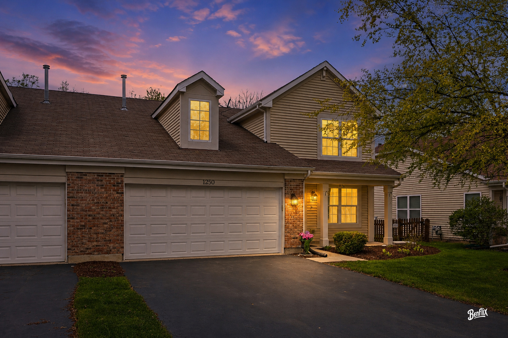 1250 Promontory Drive, Pingree Grove, IL 60140
