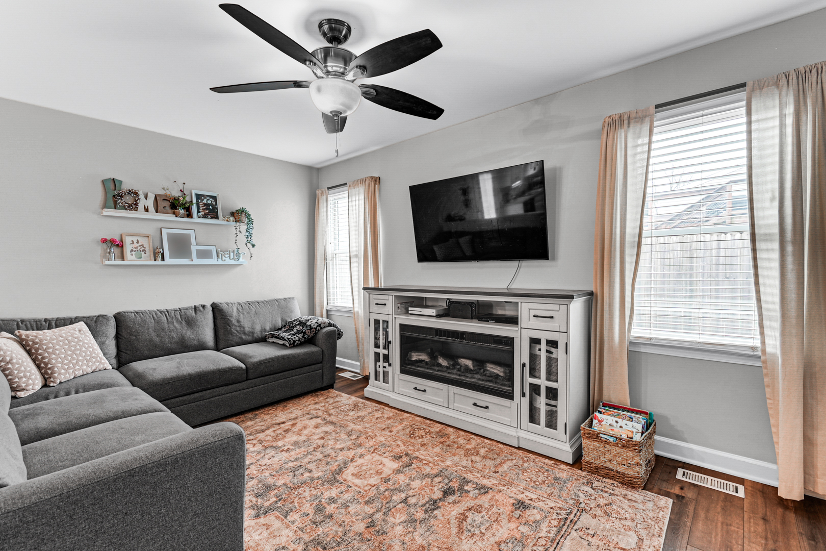 20607 S Acorn Ridge Drive, Frankfort, IL 60423