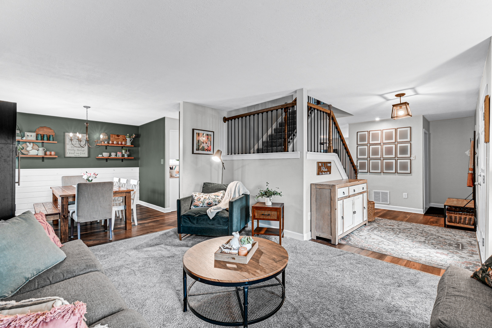 20607 S Acorn Ridge Drive, Frankfort, IL 60423