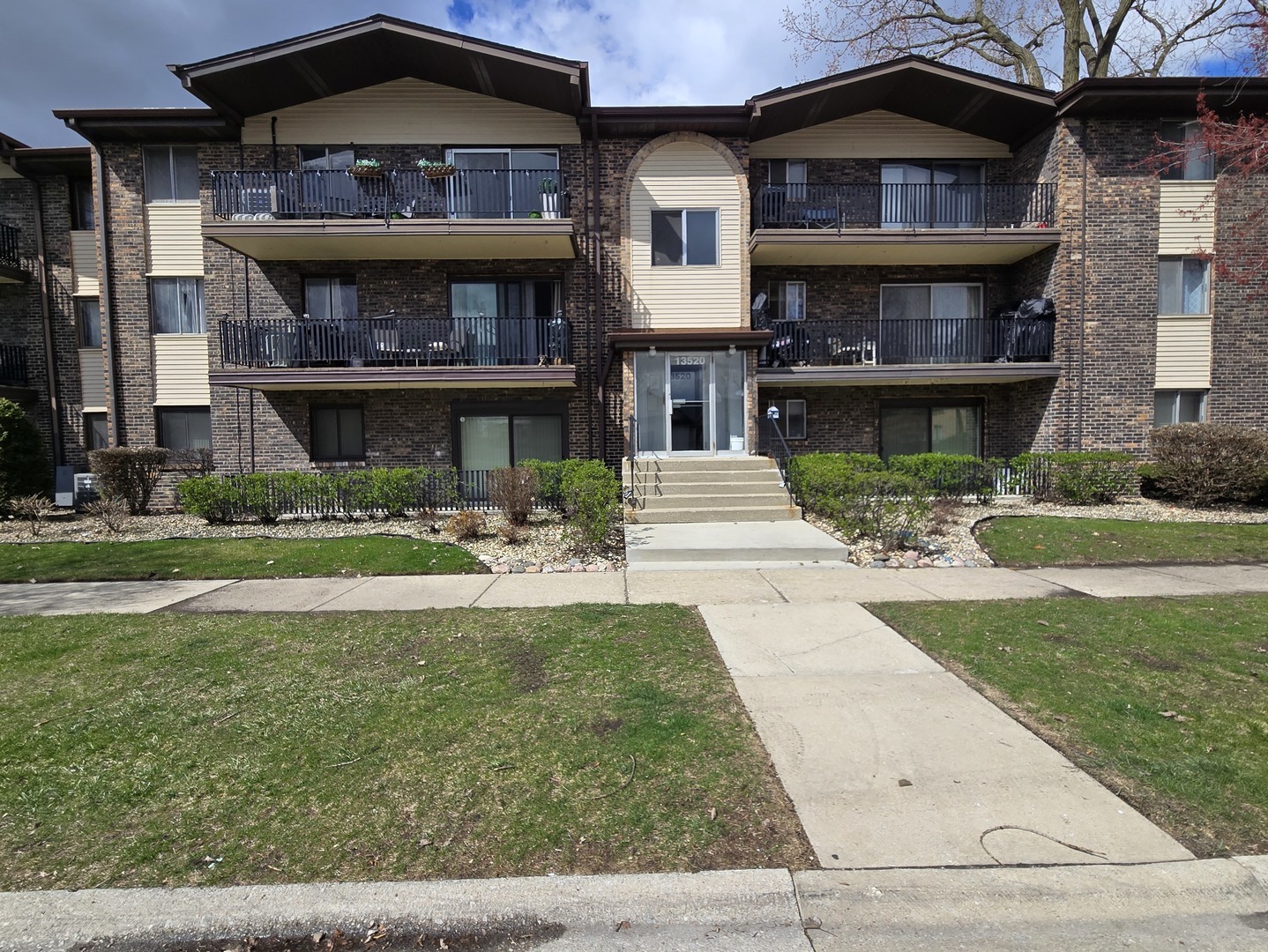 13520 Lawler Avenue #39, Crestwood, IL 60418