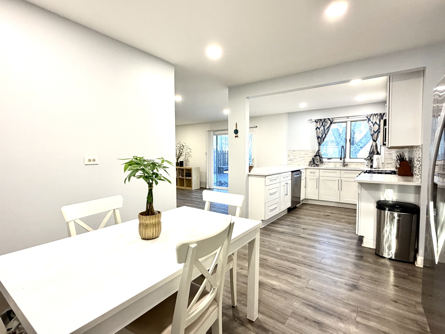 839 Dundee Avenue, Barrington, IL 60010