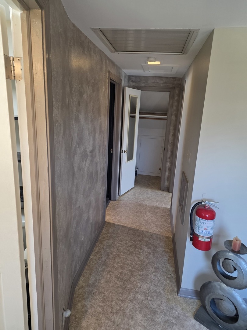 494 N Ellsworth Avenue, Villa Park, IL 60181