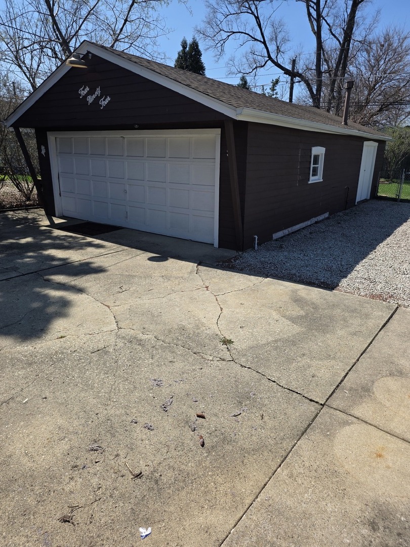 494 N Ellsworth Avenue, Villa Park, IL 60181