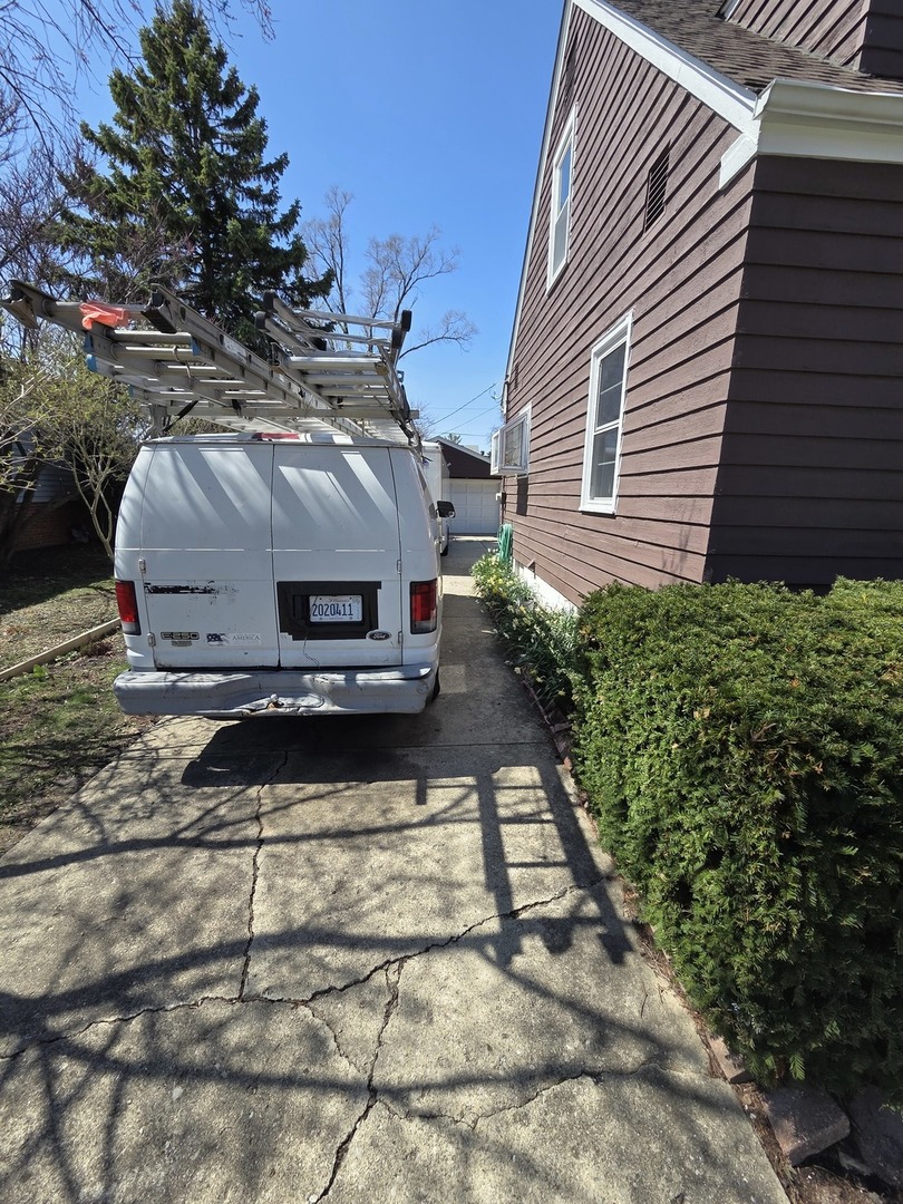 494 N Ellsworth Avenue, Villa Park, IL 60181