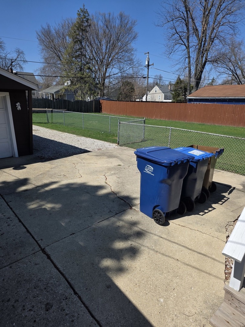 494 N Ellsworth Avenue, Villa Park, IL 60181