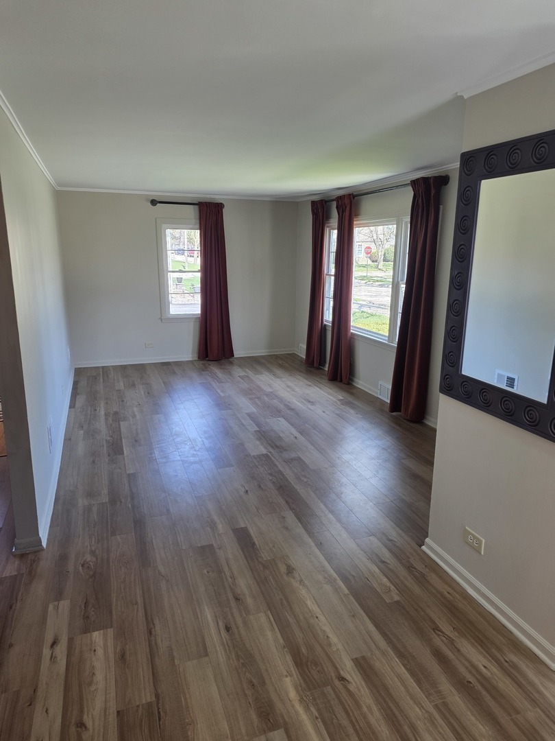 494 N Ellsworth Avenue, Villa Park, IL 60181