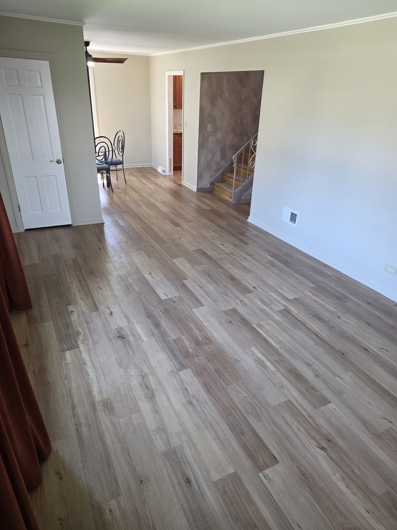 494 N Ellsworth Avenue, Villa Park, IL 60181