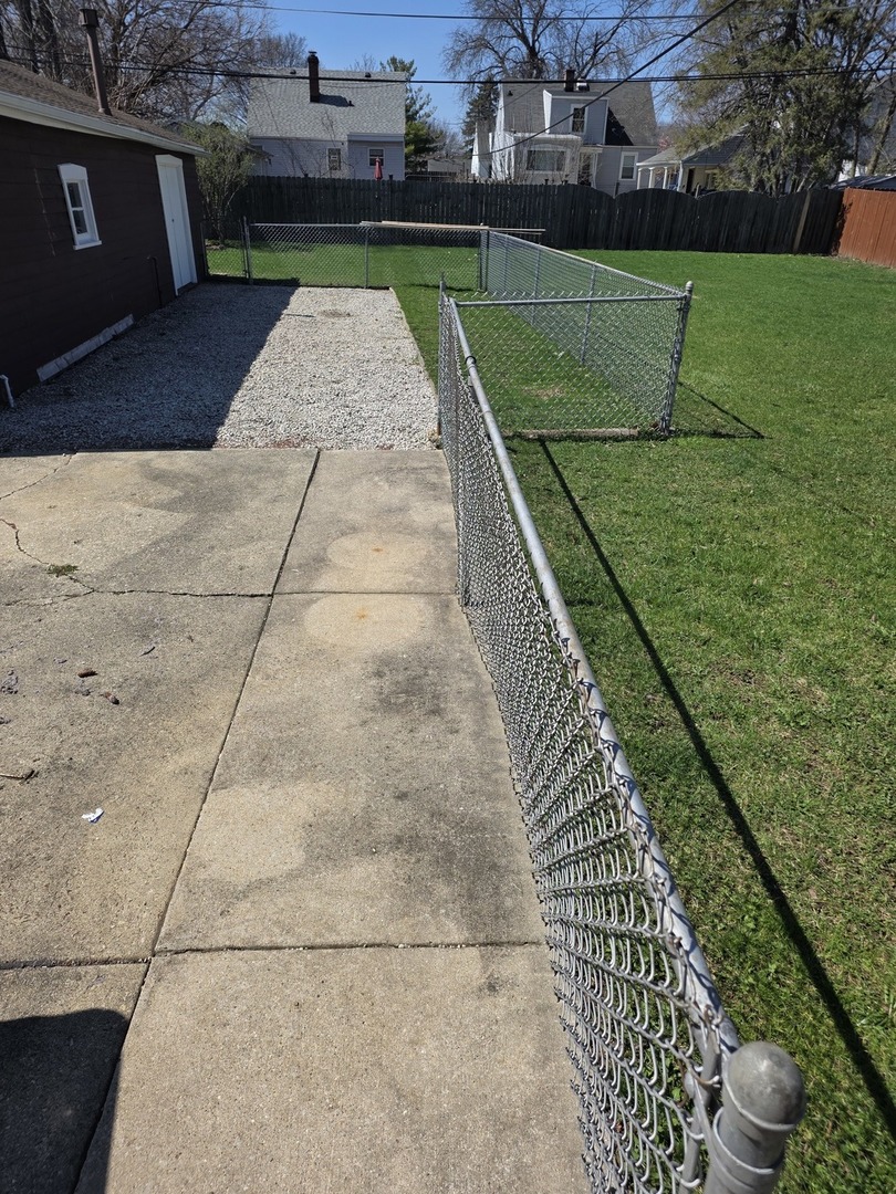 494 N Ellsworth Avenue, Villa Park, IL 60181