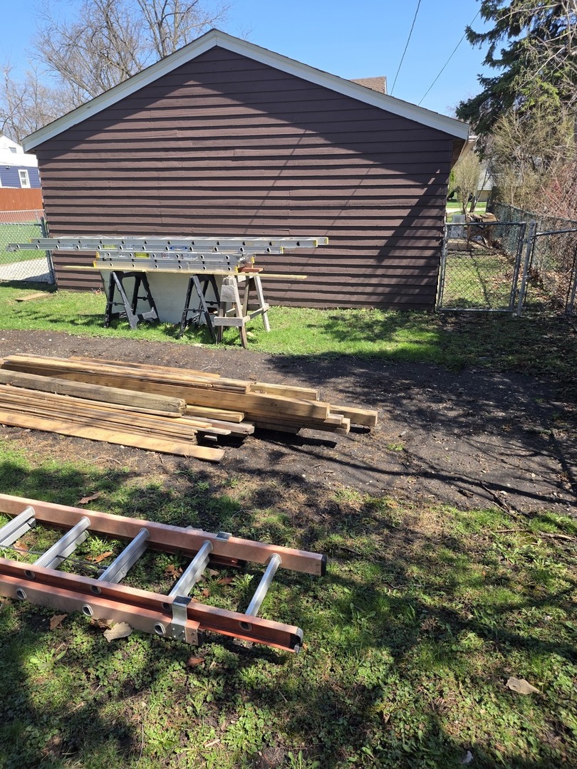 494 N Ellsworth Avenue, Villa Park, IL 60181