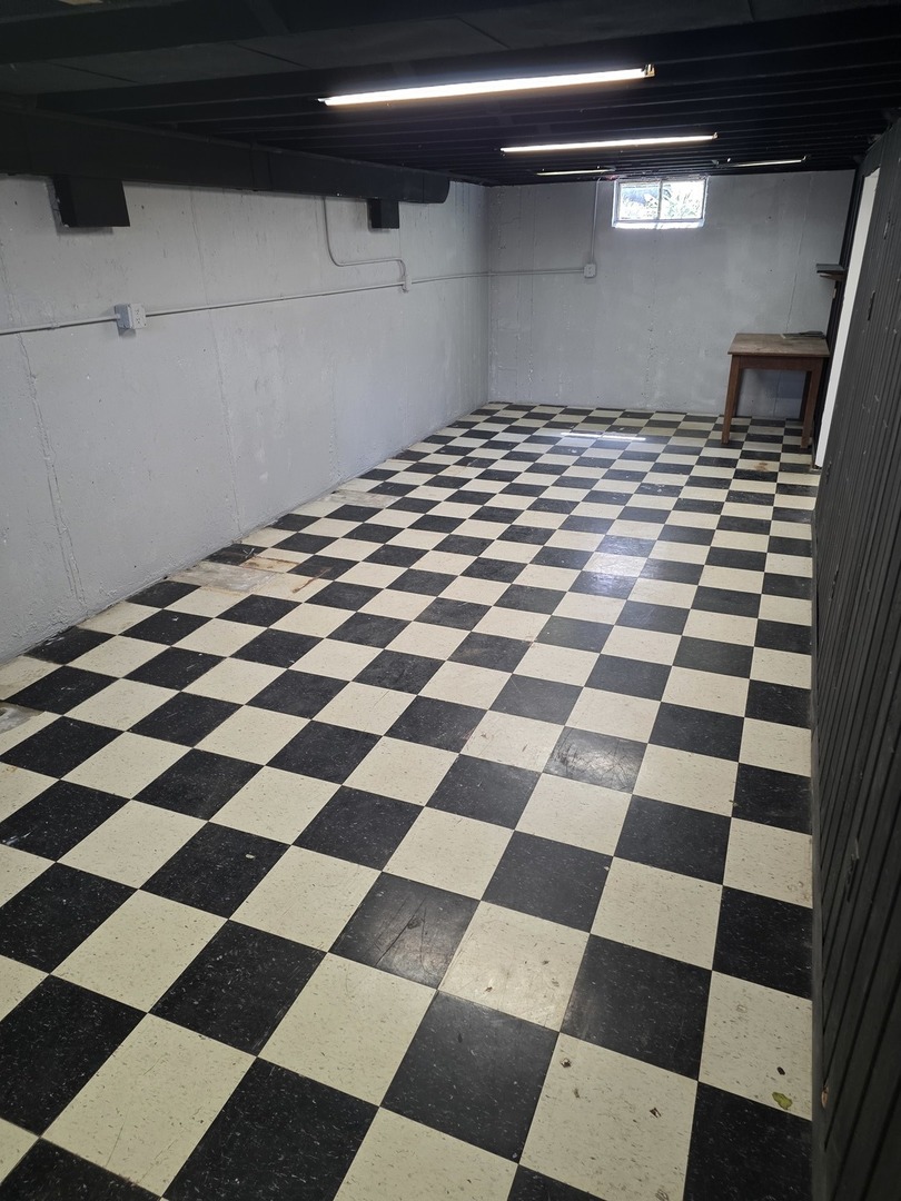 494 N Ellsworth Avenue, Villa Park, IL 60181