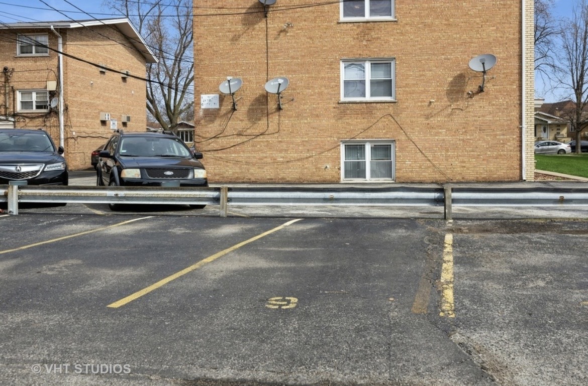 6952 W 65th Street #2B, Chicago, IL 60638