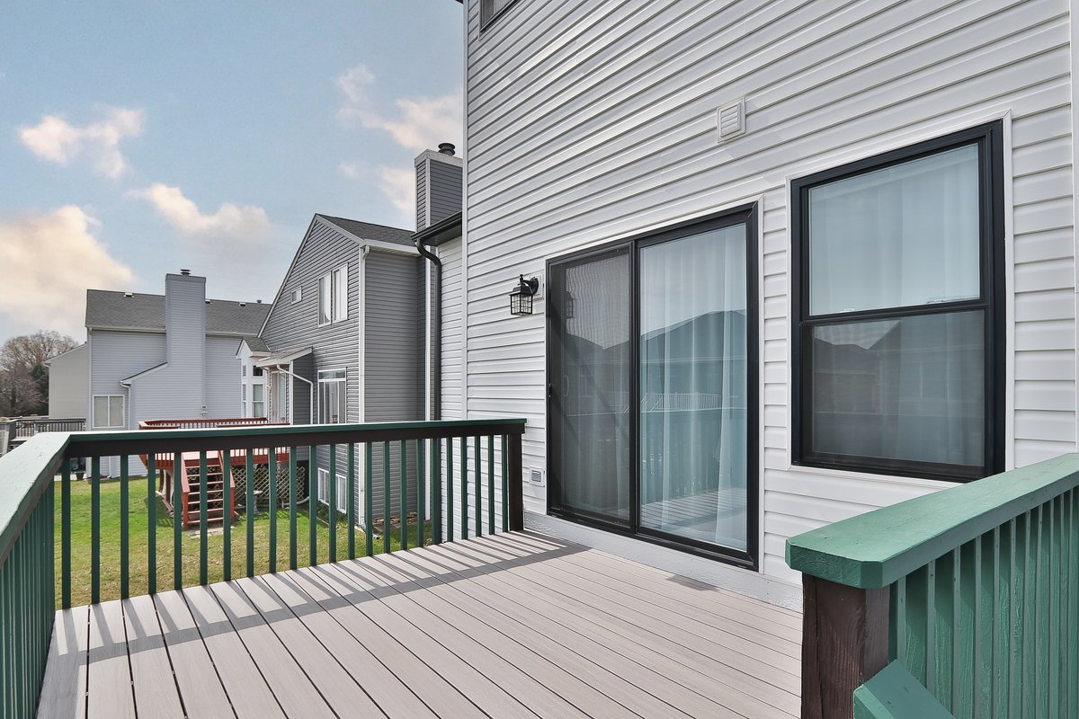 9015 Hillcrest Lane, Woodridge, IL 60517