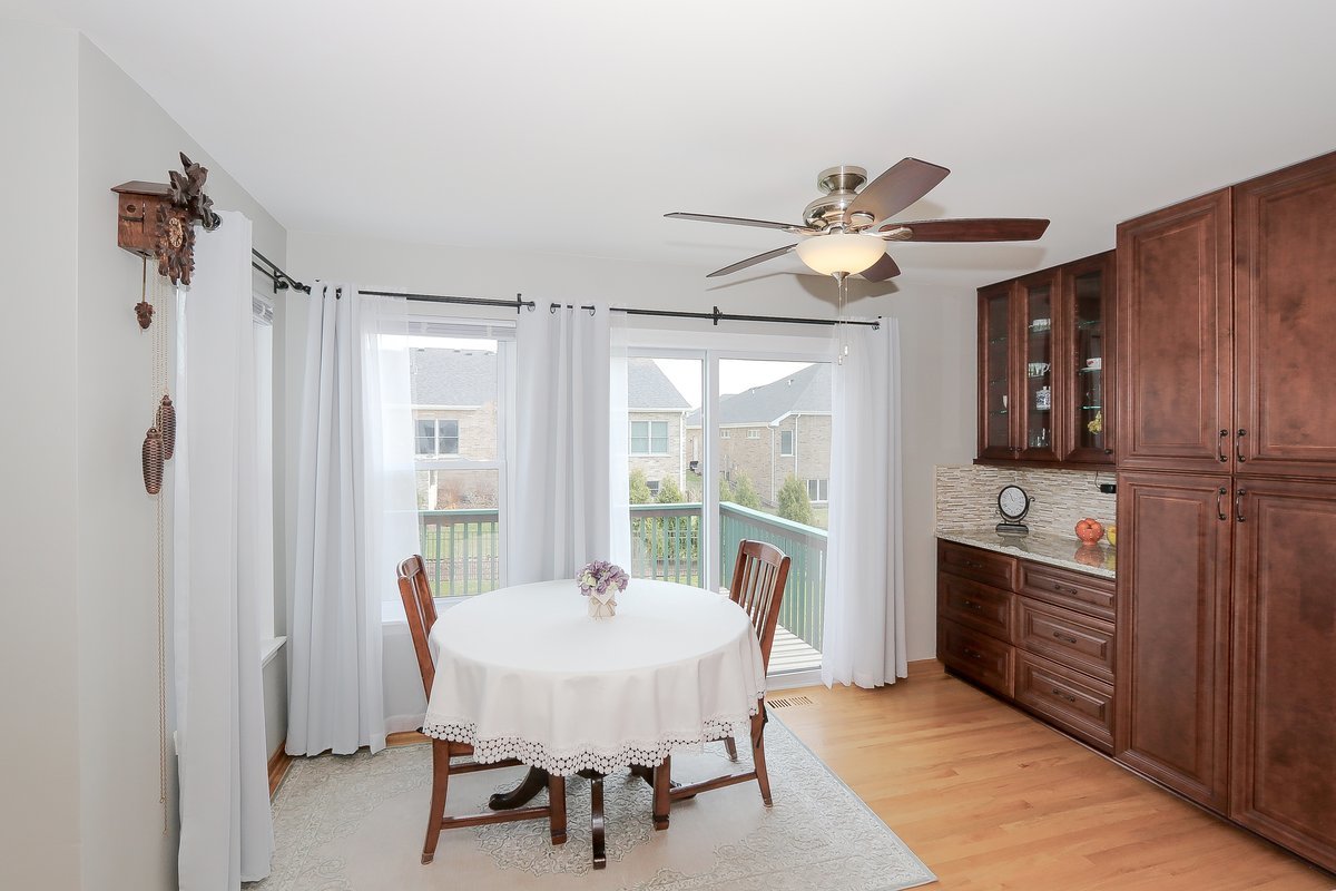 9015 Hillcrest Lane, Woodridge, IL 60517