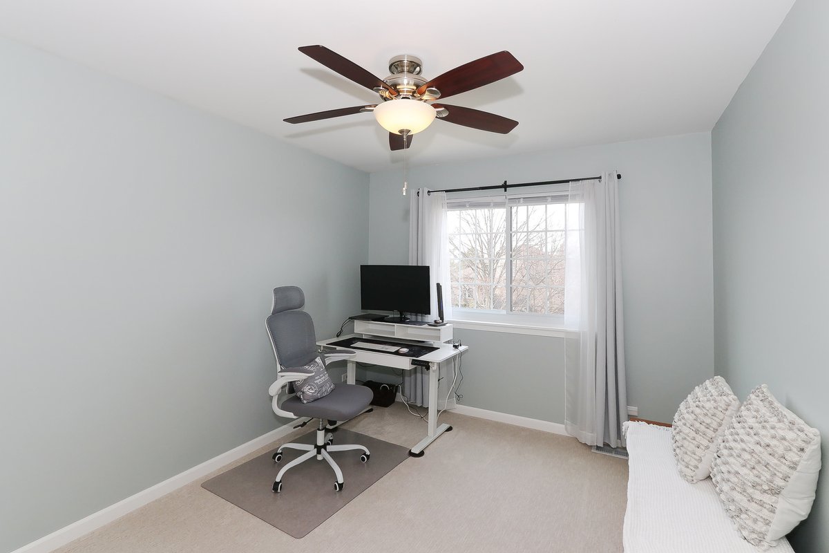 9015 Hillcrest Lane, Woodridge, IL 60517