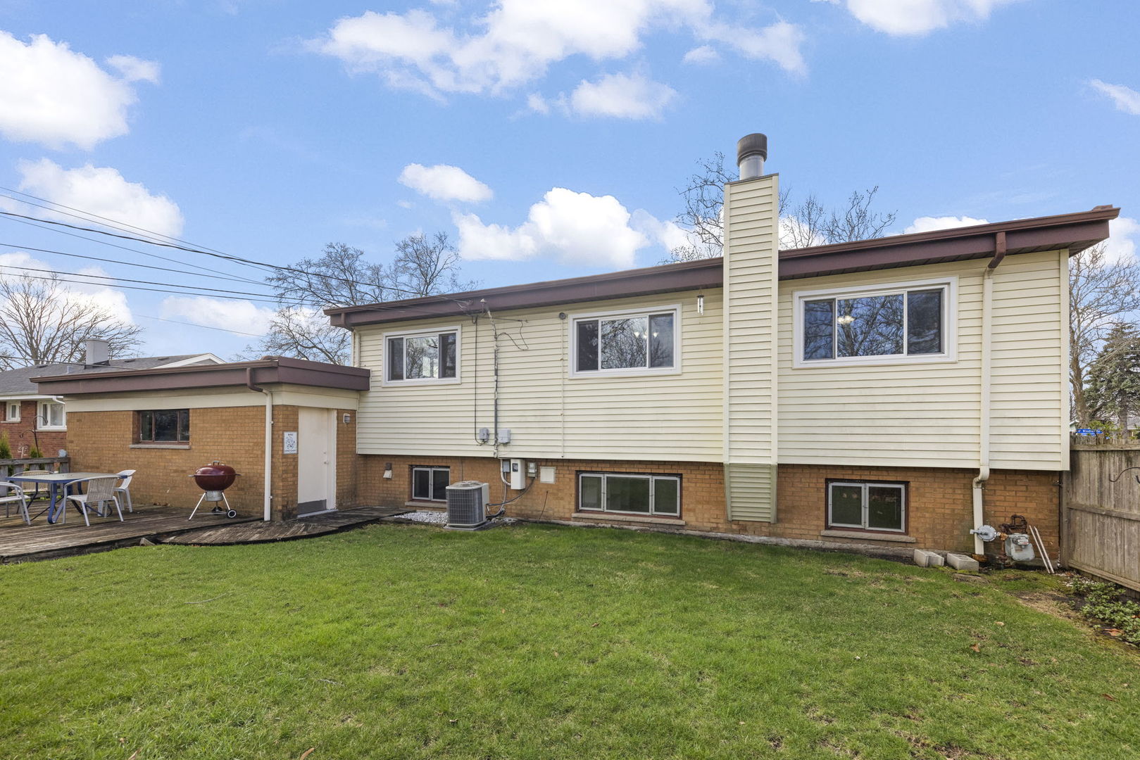 2345 Boeger Avenue, Westchester, IL 60154