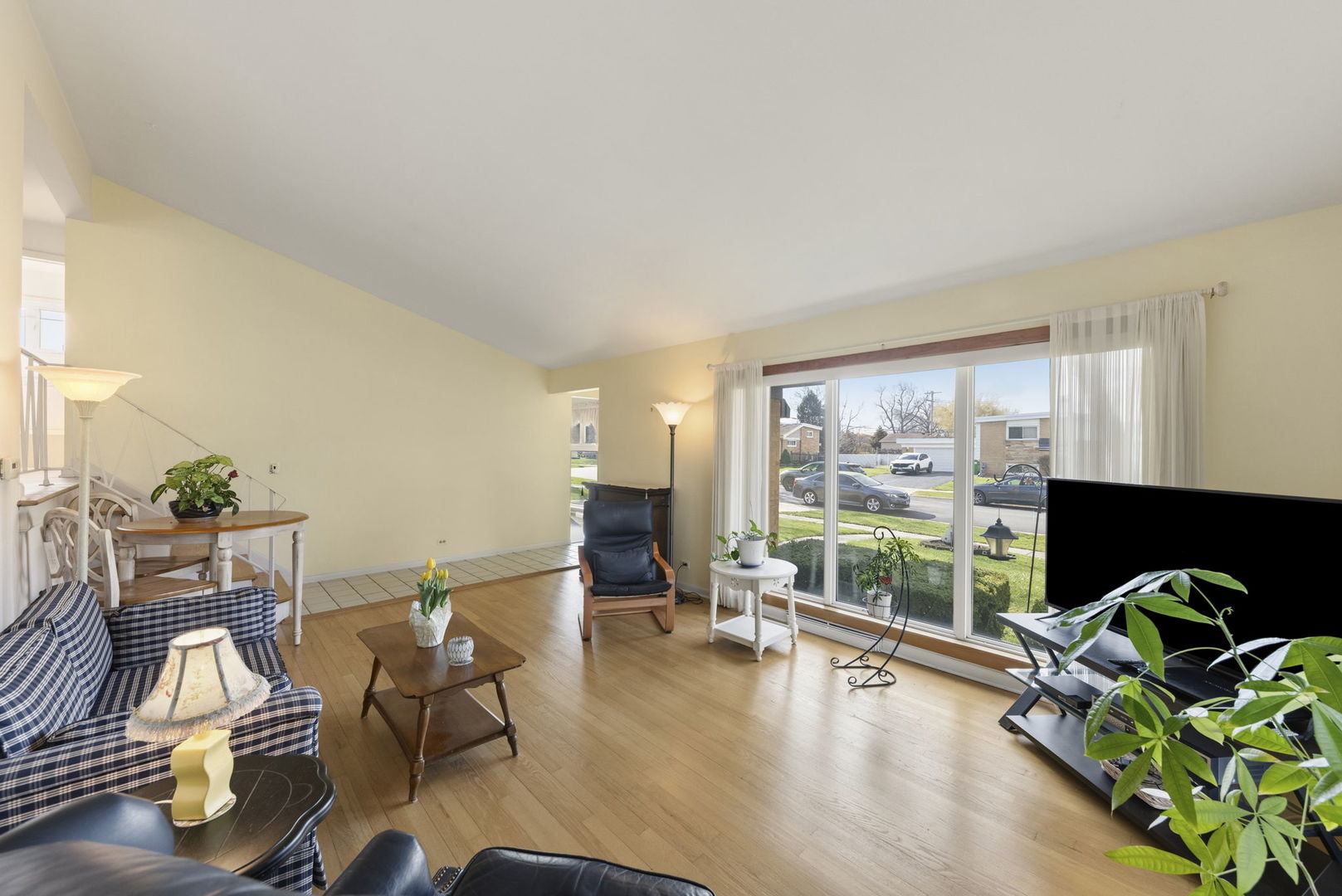 2345 Boeger Avenue, Westchester, IL 60154