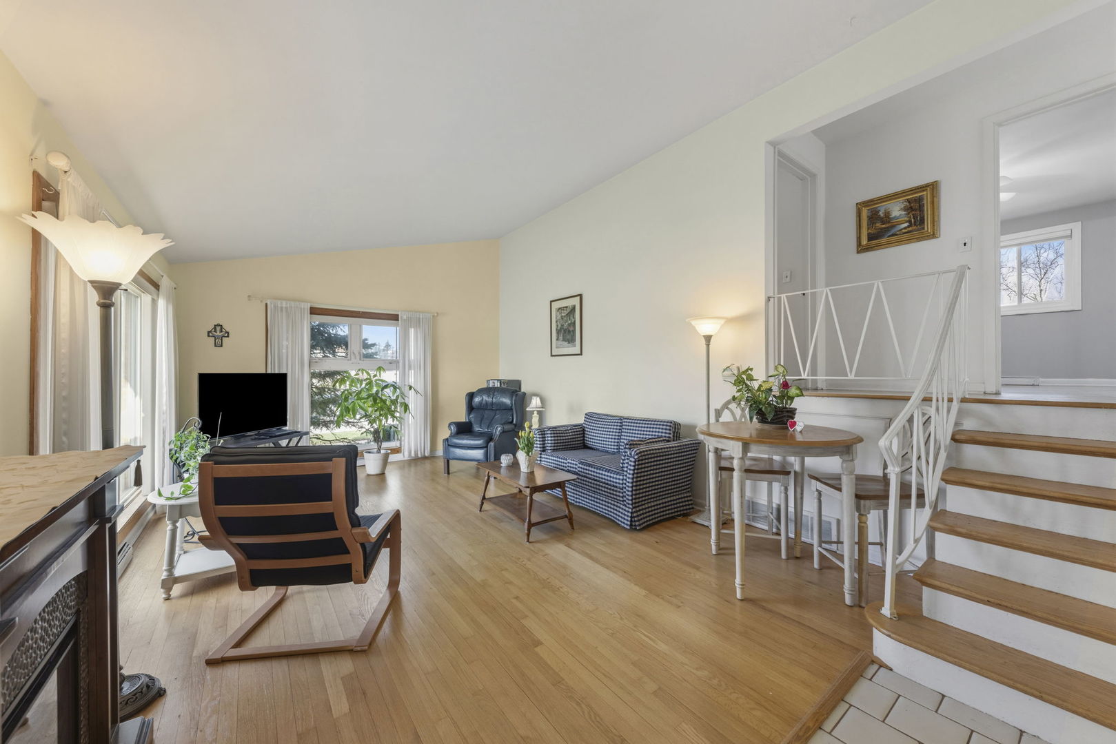 2345 Boeger Avenue, Westchester, IL 60154