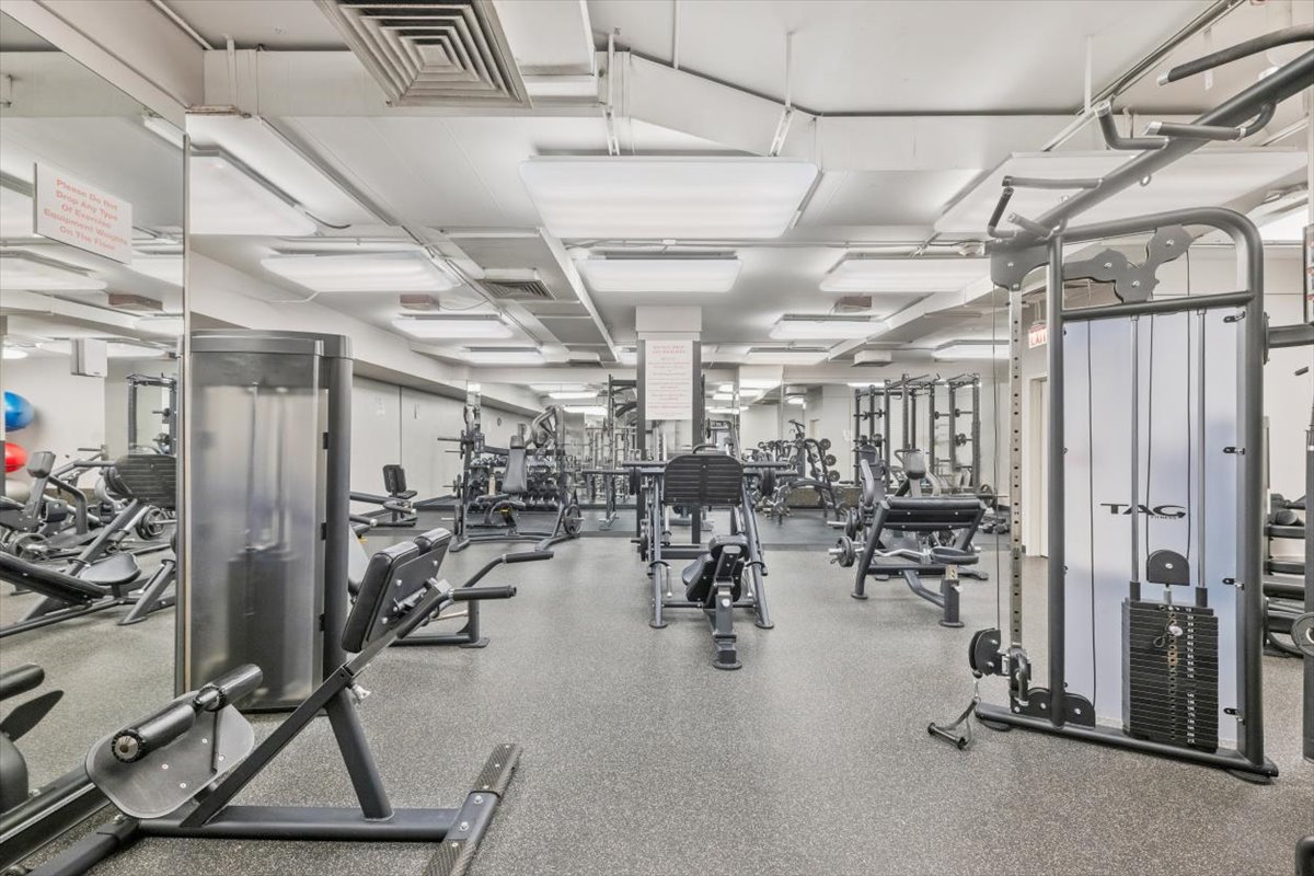 211 E Ohio Street #2004, Chicago, IL 60611