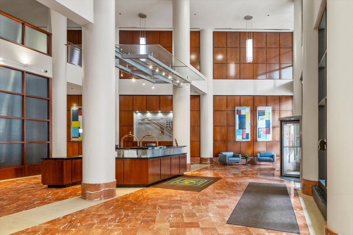211 E Ohio Street #2004, Chicago, IL 60611