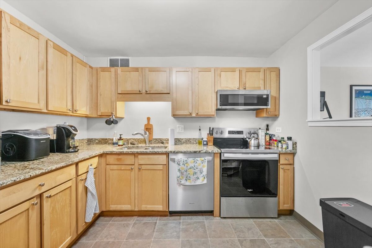 211 E Ohio Street #2004, Chicago, IL 60611