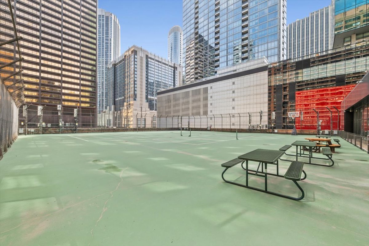 211 E Ohio Street #2004, Chicago, IL 60611
