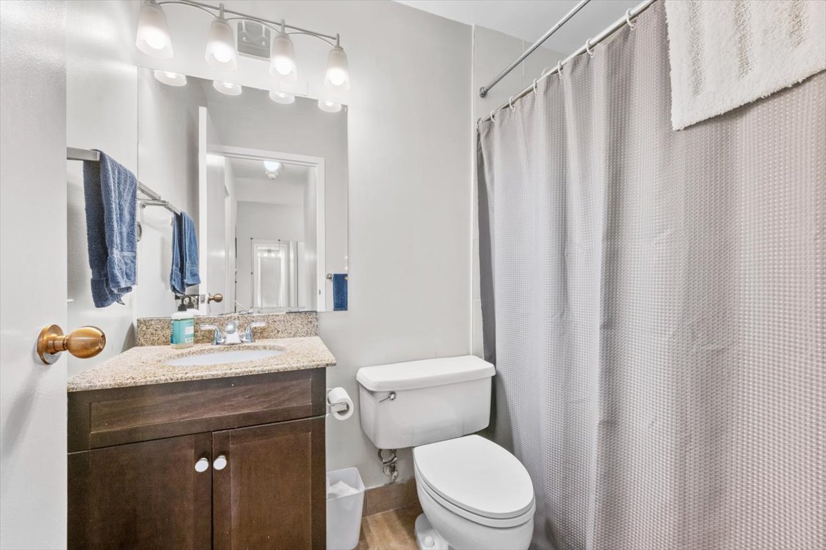 211 E Ohio Street #2004, Chicago, IL 60611