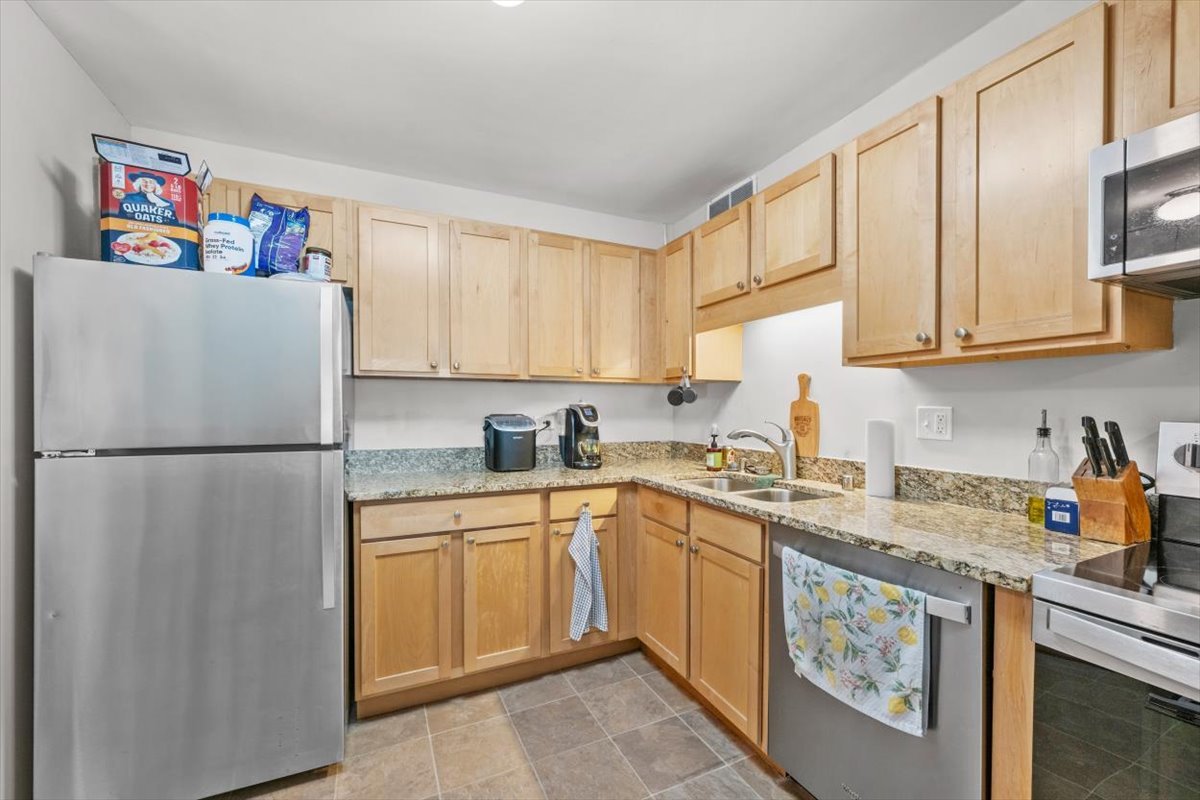211 E Ohio Street #2004, Chicago, IL 60611