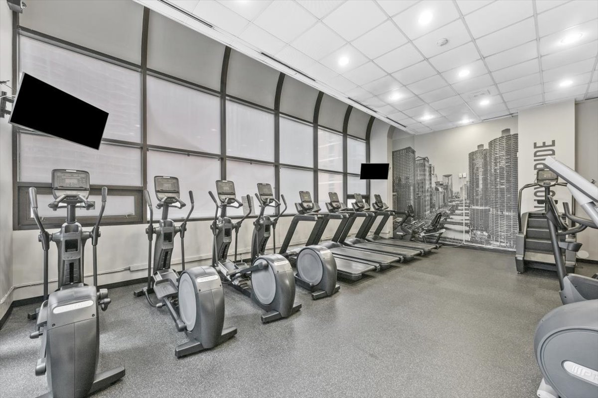 211 E Ohio Street #2004, Chicago, IL 60611