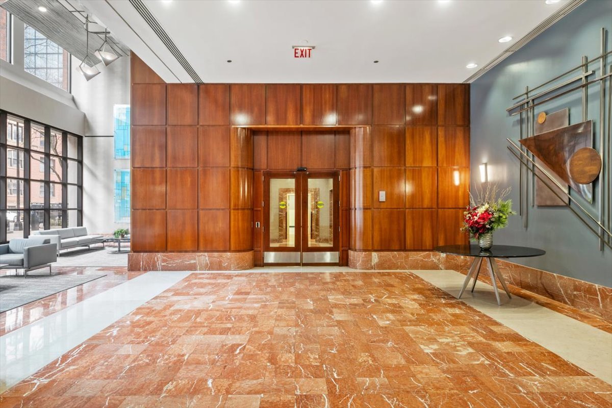 211 E Ohio Street #2004, Chicago, IL 60611