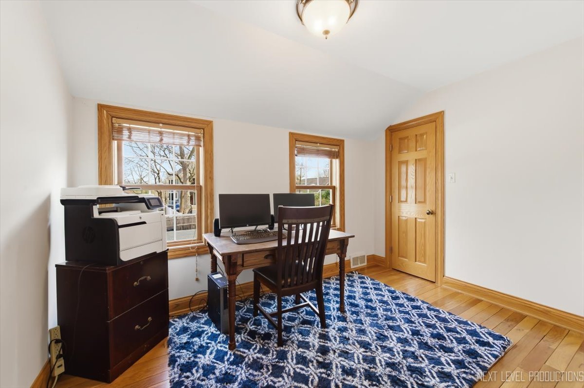 618 S 5th Street, St. Charles, IL 60174