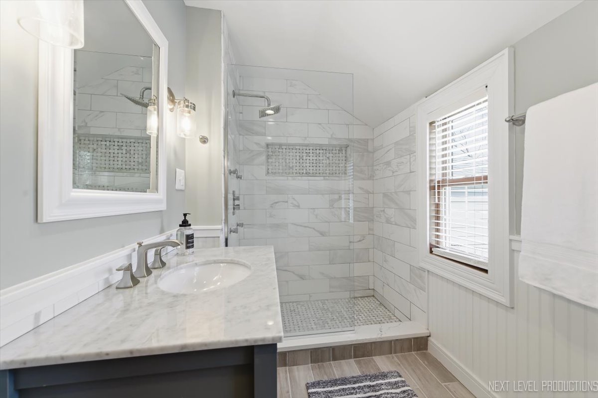 618 S 5th Street, St. Charles, IL 60174