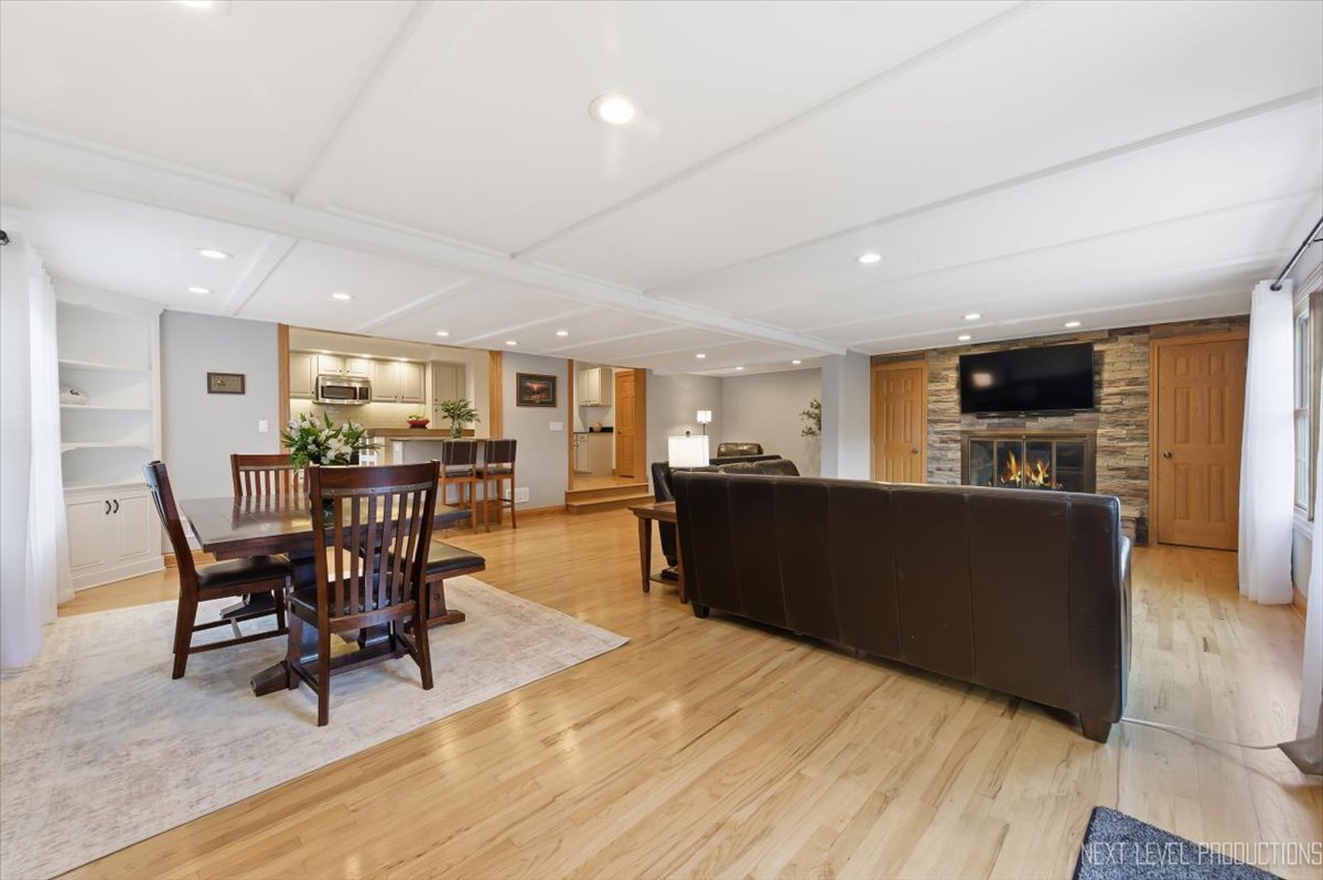 618 S 5th Street, St. Charles, IL 60174