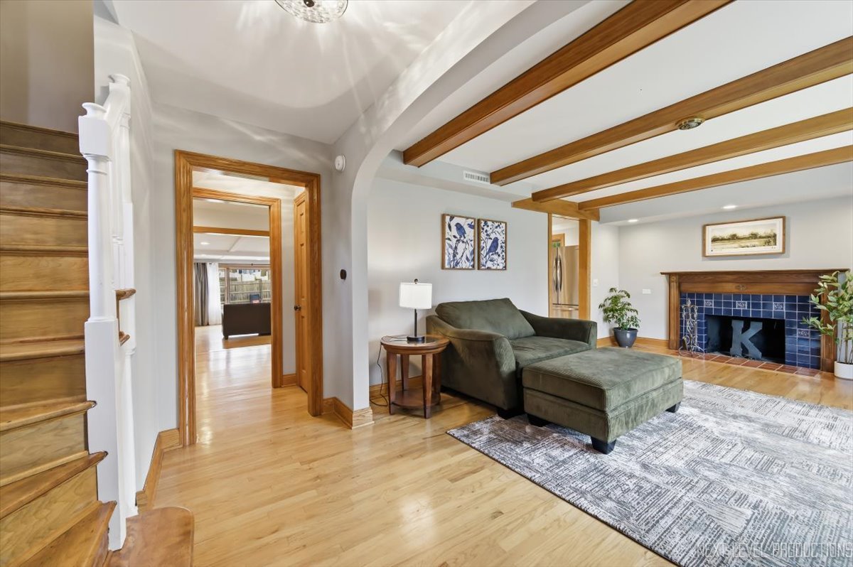 618 S 5th Street, St. Charles, IL 60174