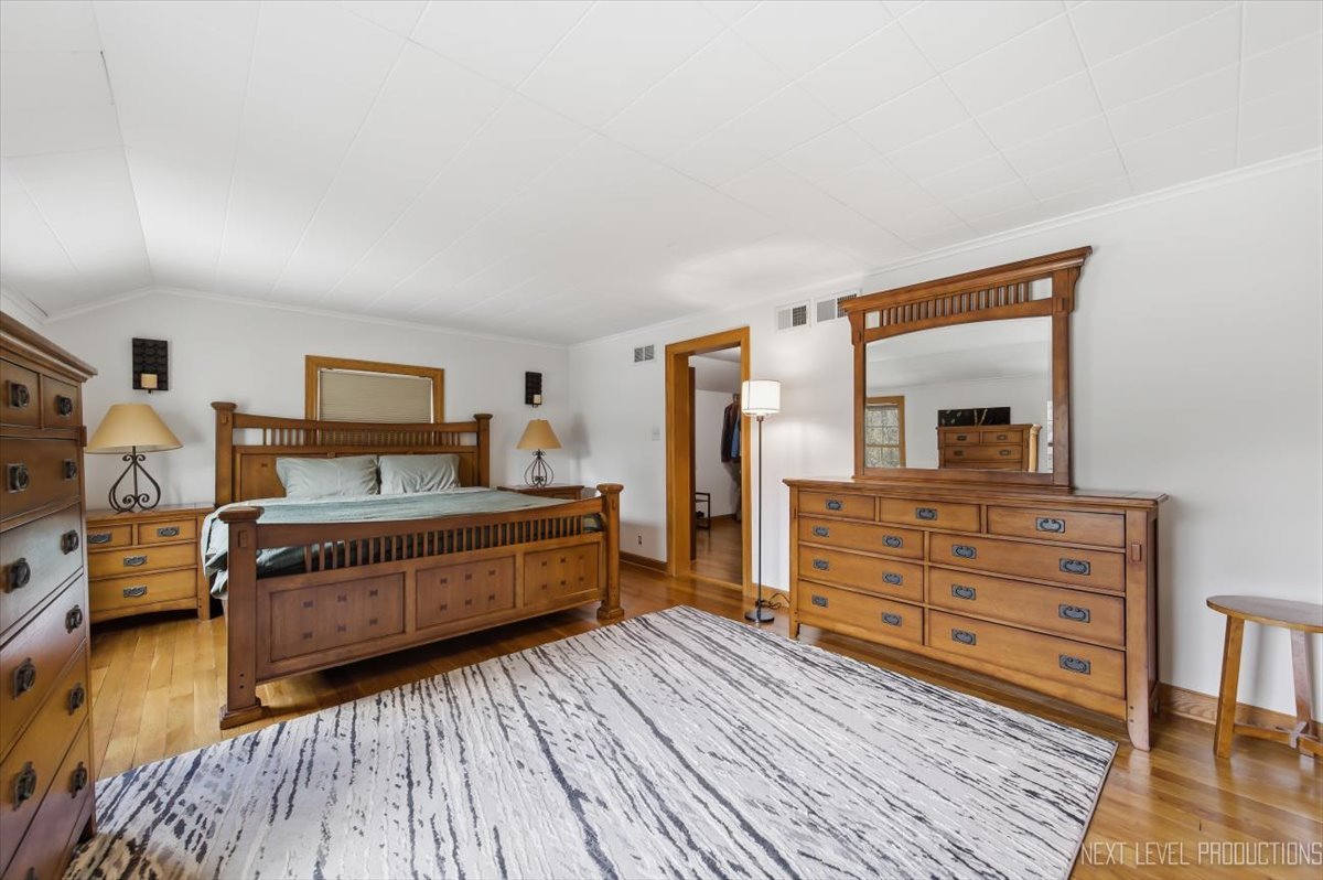 618 S 5th Street, St. Charles, IL 60174