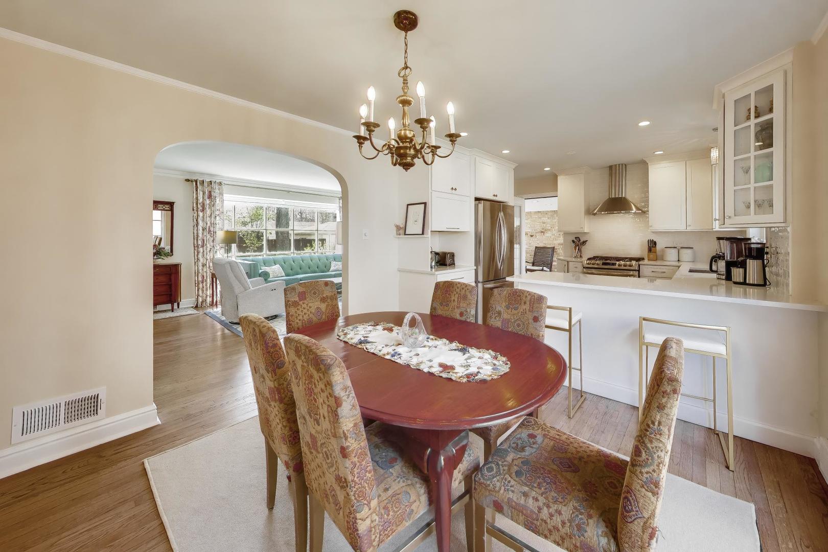 202 N Chester Avenue, Park Ridge, IL 60068