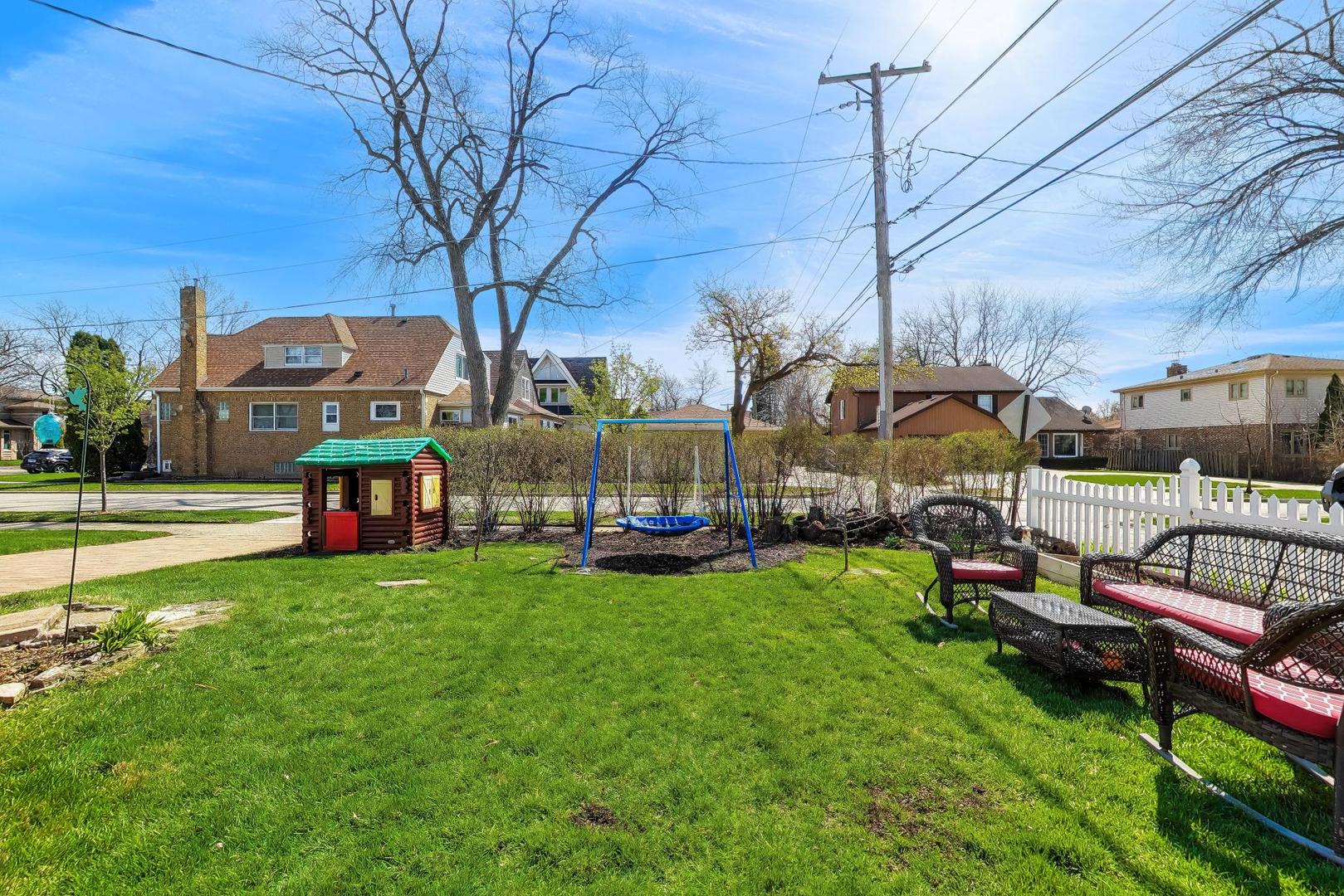 202 N Chester Avenue, Park Ridge, IL 60068