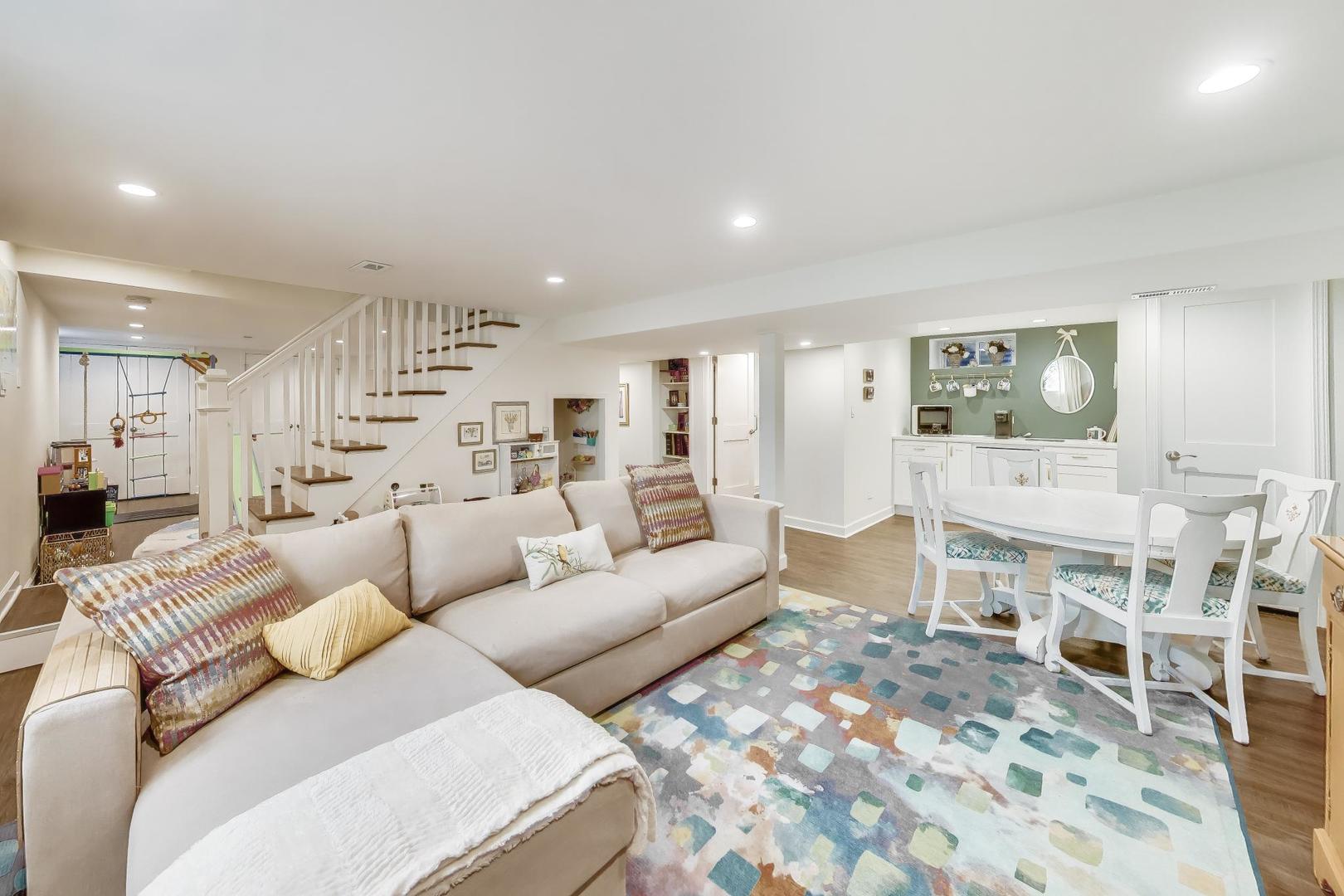 202 N Chester Avenue, Park Ridge, IL 60068