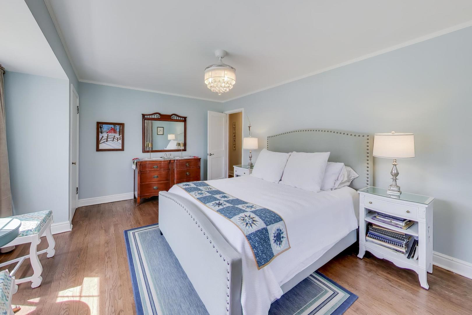 202 N Chester Avenue, Park Ridge, IL 60068