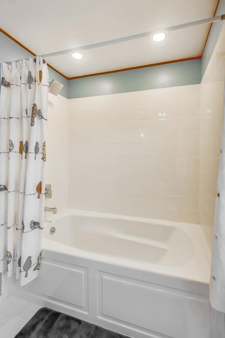 202 N Chester Avenue, Park Ridge, IL 60068