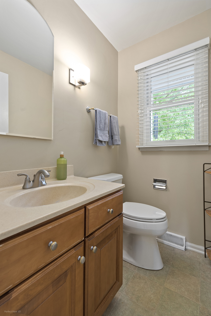 1966 Bob O Link Lane, Libertyville, IL 60048