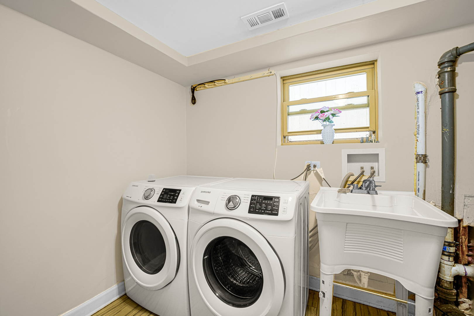 2437 N 78th Avenue, Elmwood Park, IL 60707