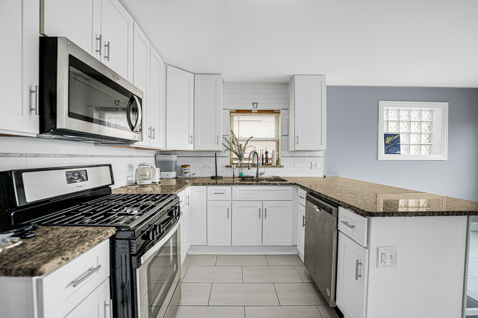 2437 N 78th Avenue, Elmwood Park, IL 60707