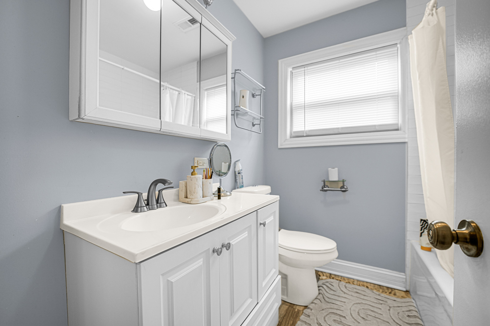 2437 N 78th Avenue, Elmwood Park, IL 60707