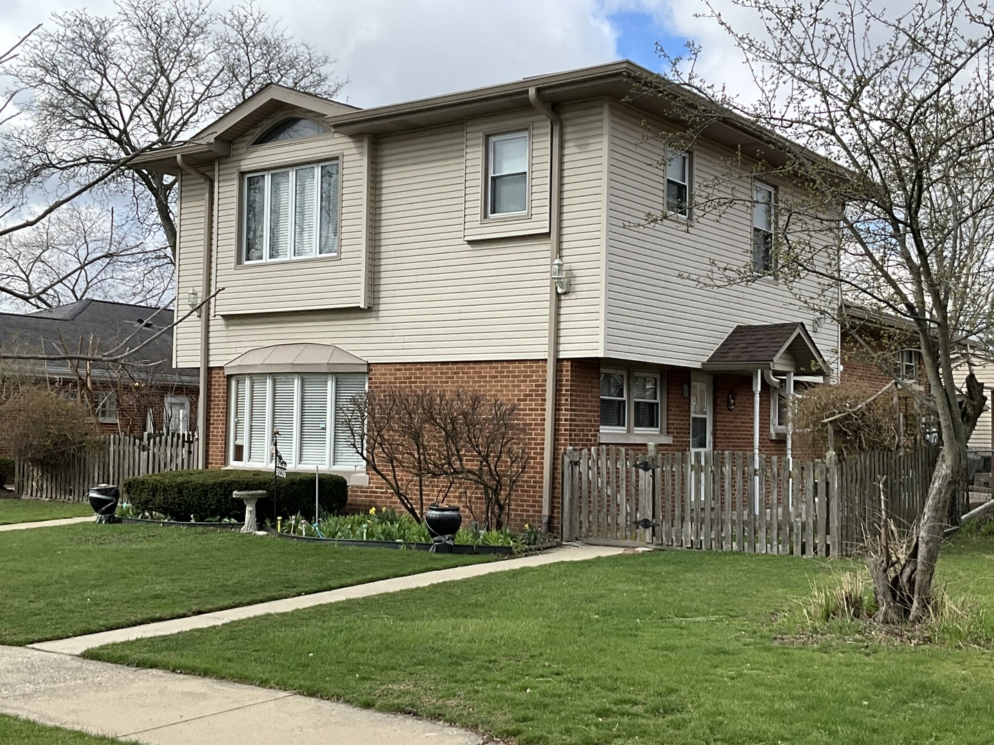 9226 Kilbourn Avenue, Skokie, IL 60076