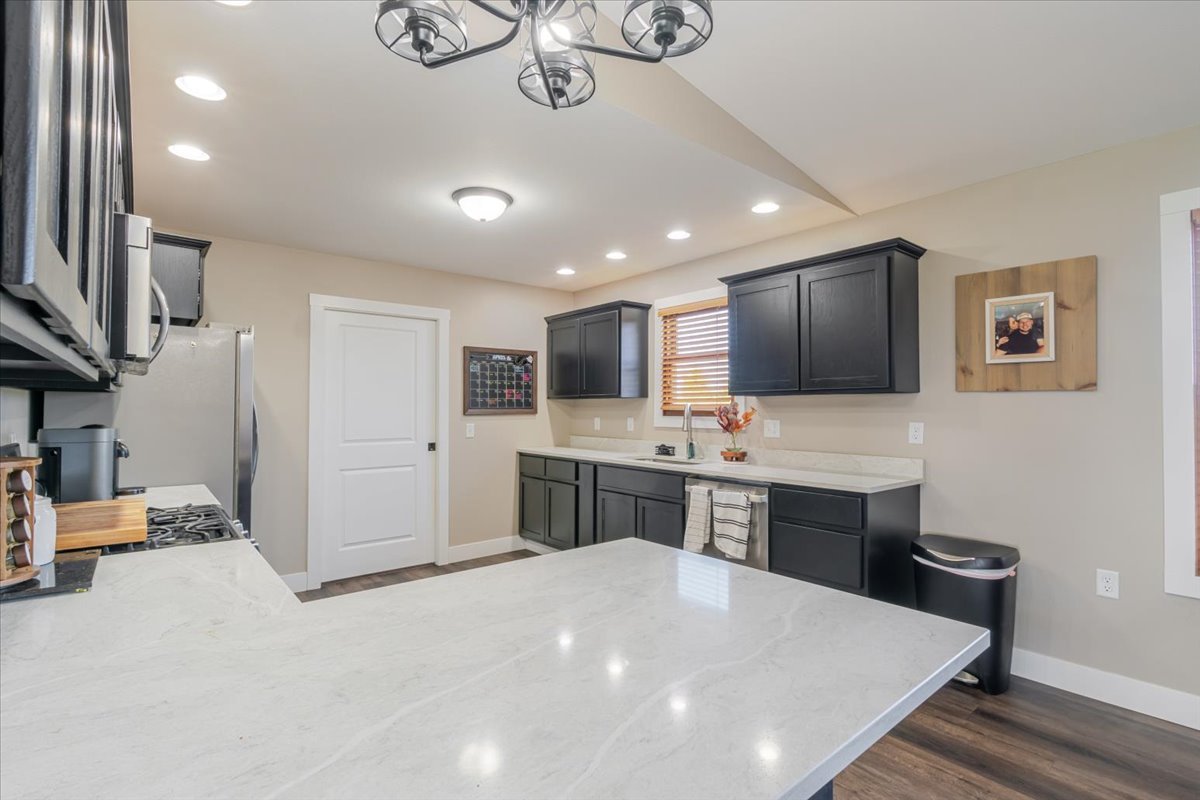 1388 E 2950 North Road, Mansfield, IL 61854