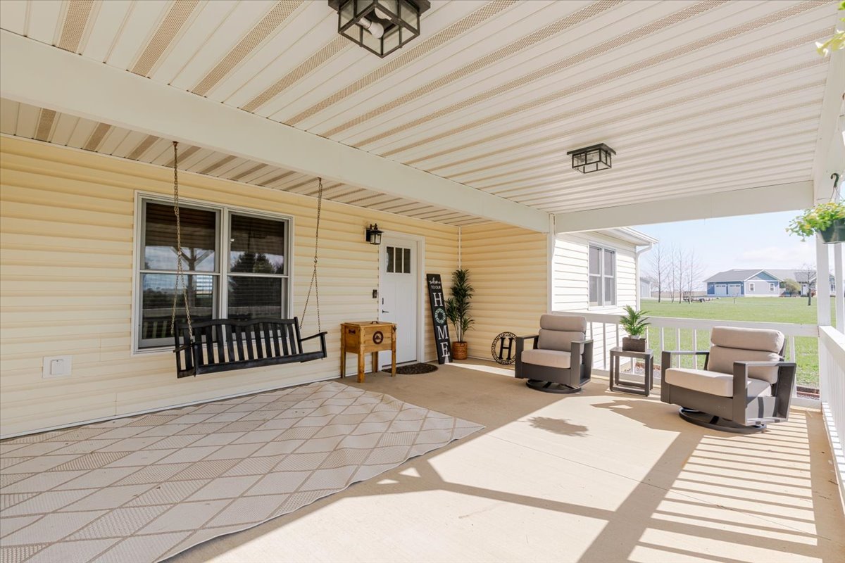 1388 E 2950 North Road, Mansfield, IL 61854