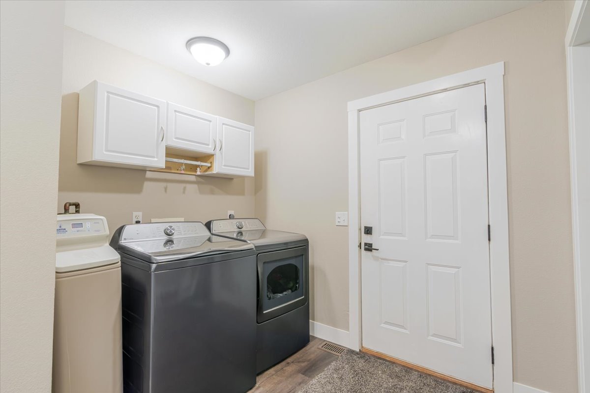 1388 E 2950 North Road, Mansfield, IL 61854