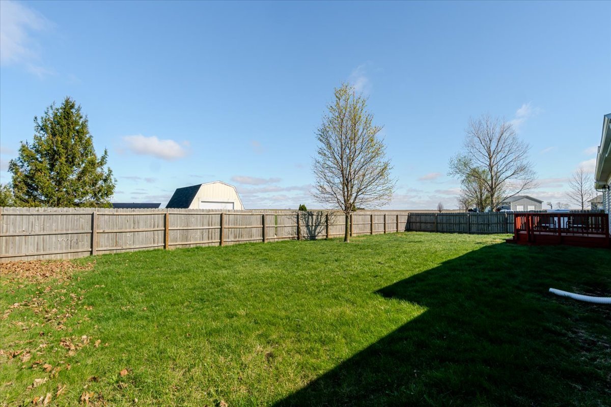 1388 E 2950 North Road, Mansfield, IL 61854